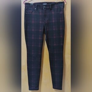 Liverpool Los Angeles Madonna Plaid Pant in Red & Black Skinny Button Top Size 8